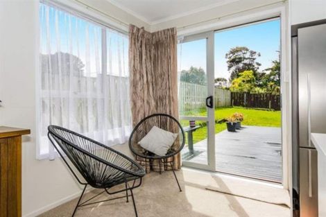 Photo of property in 34 Easton Park Parade, Glenfield, Auckland, 0629