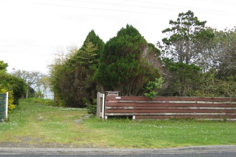 Photo of property in 1432 Whangaparaoa Road, Army Bay, Whangaparaoa, 0930