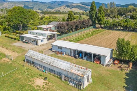 Photo of property in 177 Mcleavey Road, Ohau, Levin, 5570