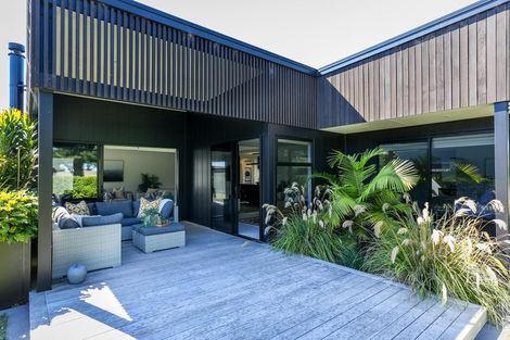 Photo of property in 25 Kotare Drive, Waiwhakaiho, New Plymouth, 4312