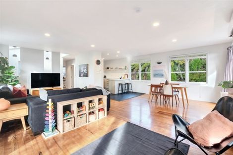 Photo of property in 48 Sylvan Crescent, Te Atatu South, Auckland, 0610