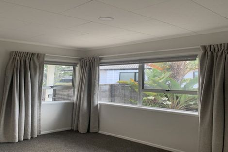 Photo of property in 50 Redlands Grove, Swanson, Auckland, 0612