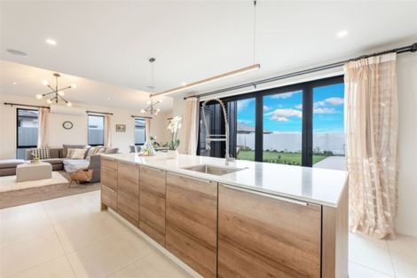 Photo of property in 25 Little Gem Road, Hornby, Christchurch, 8025