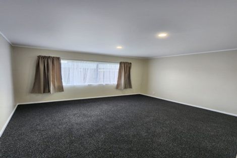 Photo of property in 1/14 Nerissa Place, Randwick Park, Auckland, 2105