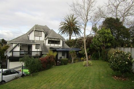 Photo of property in 5a Paparoa Road, Cockle Bay, Auckland, 2014
