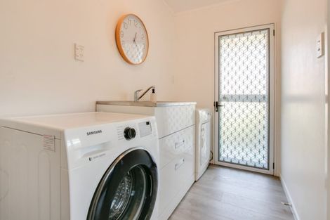 Photo of property in 2 Fern Grove, Taradale, Napier, 4112