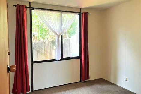 Photo of property in 2/11 Kahikatea Place, Ranui, Auckland, 0612