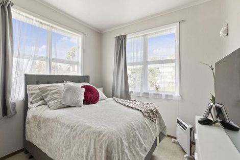 Photo of property in 27 Litten Road, Cockle Bay, Auckland, 2014