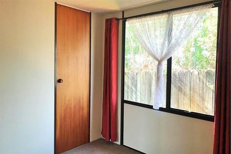 Photo of property in 2/11 Kahikatea Place, Ranui, Auckland, 0612