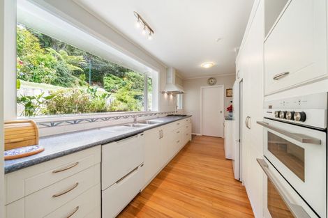 Photo of property in 39 Blue Mountains Road, Silverstream, Upper Hutt, 5019