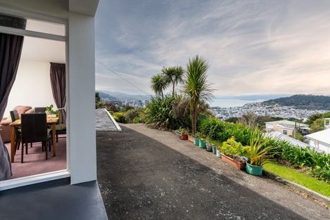 Photo of property in Harbour View Apartments, 147 Ohiro Road, Brooklyn, Wellington, 6021