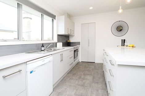 Photo of property in 12 Queen Street, Winton, 9720