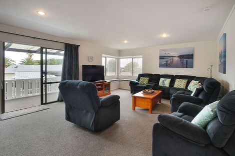 Photo of property in 4 Seaway Road, Clarks Beach, 2122