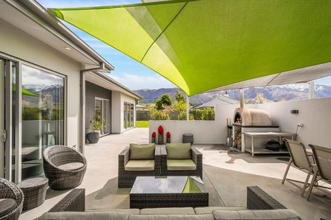 Photo of property in 15 De Bettencor Place, Mount Pisa, Cromwell, 9383