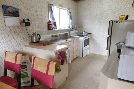 Photo of property in 76 George Street, Hikurangi, 0114