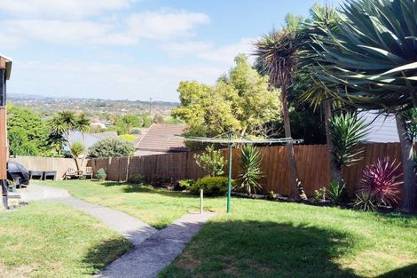 Photo of property in 1/11 Cambric Place, Botany Downs, Auckland, 2010