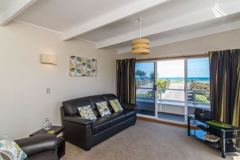 Photo of property in 93 Marine Parade, Paraparaumu Beach, Paraparaumu, 5032