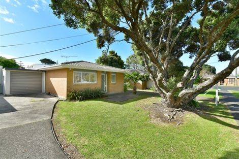 Photo of property in 2/1 Pine Road, Orewa, 0931