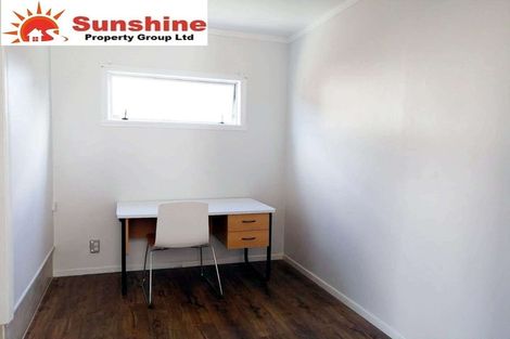 Photo of property in 5 Maui Pomare Street, Blockhouse Bay, Auckland, 0600