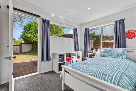 Photo of property in 34 Redwood Drive, Massey, Auckland, 0614