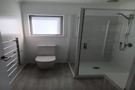 Photo of property in 10 Freyberg Crescent, Waikanae Beach, Waikanae, 5036