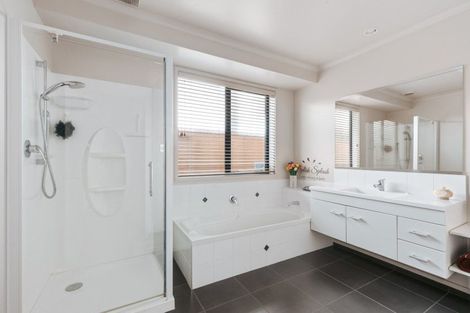 Photo of property in 63 Carrington Drive, Papamoa Beach, Papamoa, 3118