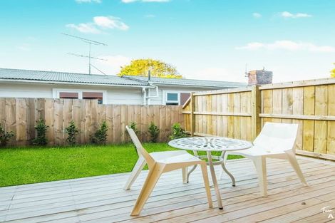 Photo of property in 3/11 Stottholm Road, Titirangi, Auckland, 0604