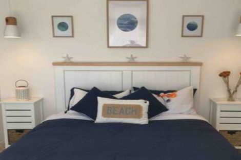 Photo of property in 121 Seaview Road, Piha, New Lynn, 0772