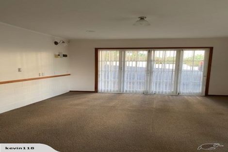 Photo of property in 2/160 Mokoia Road, Chatswood, Auckland, 0626