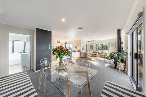 Photo of property in 23 Percy Kinsman Crescent, Riverstone Terraces, Upper Hutt, 5018