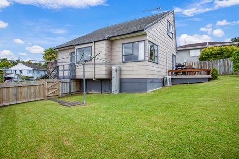 Photo of property in 13 Tetrarch Place, Totara Vale, Auckland, 0629