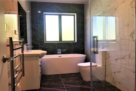 Photo of property in 10 Arataki Way, Glen Eden, Auckland, 0602