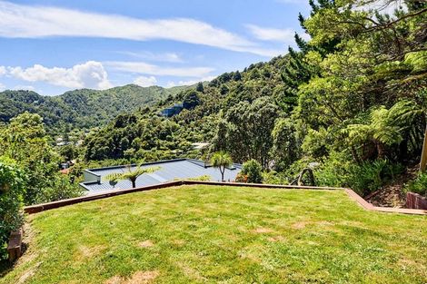 Photo of property in 35 Walter Road, Lowry Bay, Lower Hutt, 5013