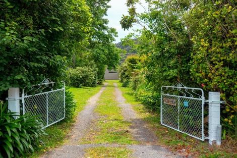 Photo of property in 2323 Queen Charlotte Drive, Ngakuta Bay, Picton, 7281