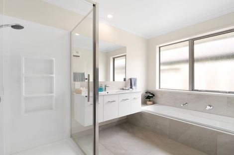 Photo of property in 11 Cheyne Road, Pyes Pa, Tauranga, 3112