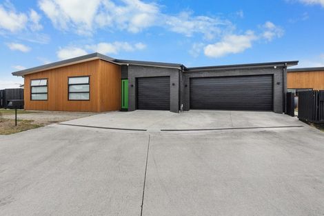 Photo of property in 17 Pragma Rise, Rototuna North, Hamilton, 3210