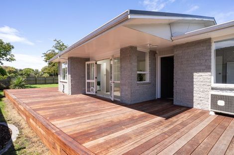 Photo of property in 22 Besant Place, Avondale, Christchurch, 8061