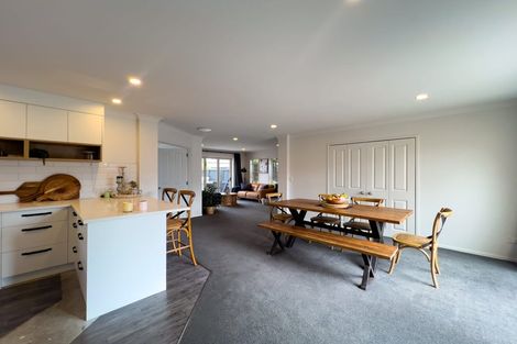 Photo of property in 14 Rosewood Court, Huntington, Hamilton, 3210