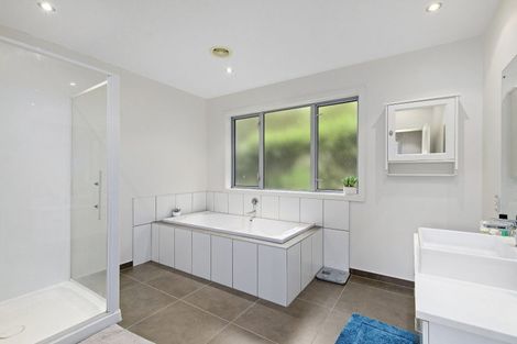 Photo of property in 9 Yarnbrook Grove, Churton Park, Wellington, 6037