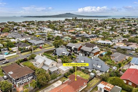 Photo of property in 4/28 Jutland Road, Hauraki, Auckland, 0622