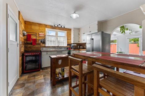 Photo of property in 227 Vogel Street, Roslyn, Palmerston North, 4414