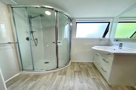 Photo of property in 22 Randal Place, Bayview, Auckland, 0629