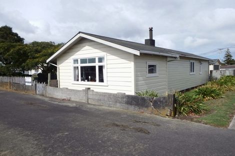 Photo of property in 25 Hunia Street, Marton, 4710