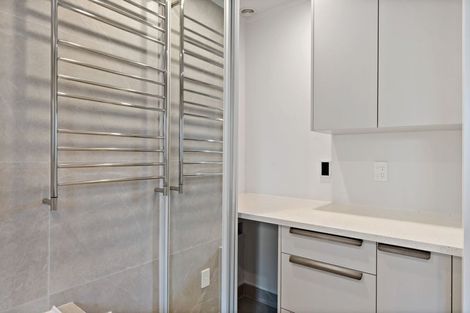 Photo of property in 1/2 Flavia Close, Torbay, Auckland, 0630