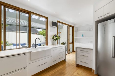 Photo of property in 2/14 Sanders Avenue, Takapuna, Auckland, 0622