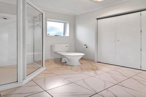 Photo of property in 129 Botany Road, Botany Downs, Auckland, 2010