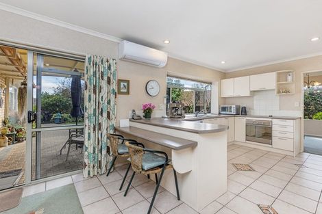 Photo of property in 7 Highfields Terrace, Henderson, Auckland, 0612