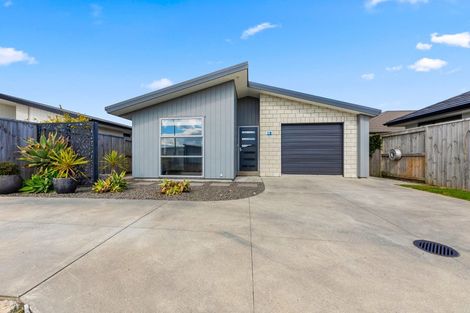 Photo of property in 18 Stevenson Drive, Papamoa, 3118