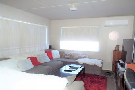 Photo of property in 8b Kouma Place, Fairy Springs, Rotorua, 3015