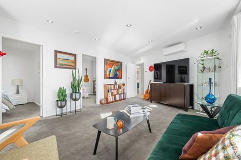 Photo of property in 212 Whites Line East, Waiwhetu, Lower Hutt, 5010